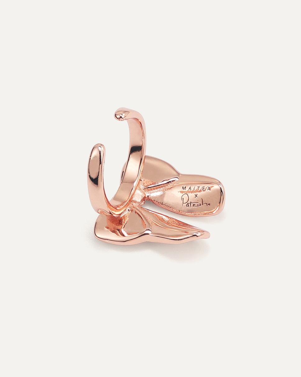 Magic knot Earcuff