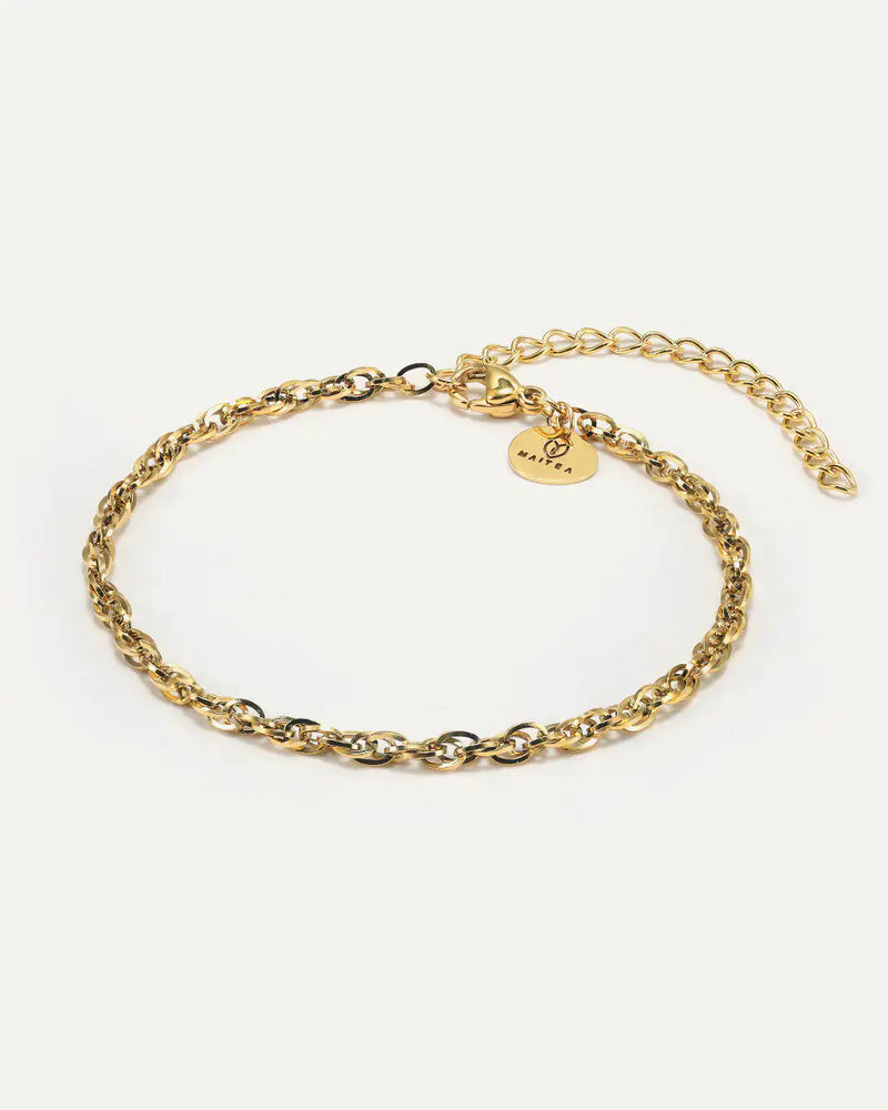 Triple Twist Armband