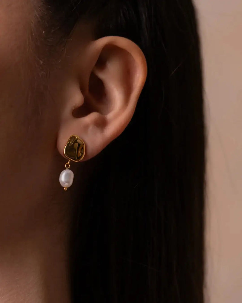 Ember Pearl Earrings